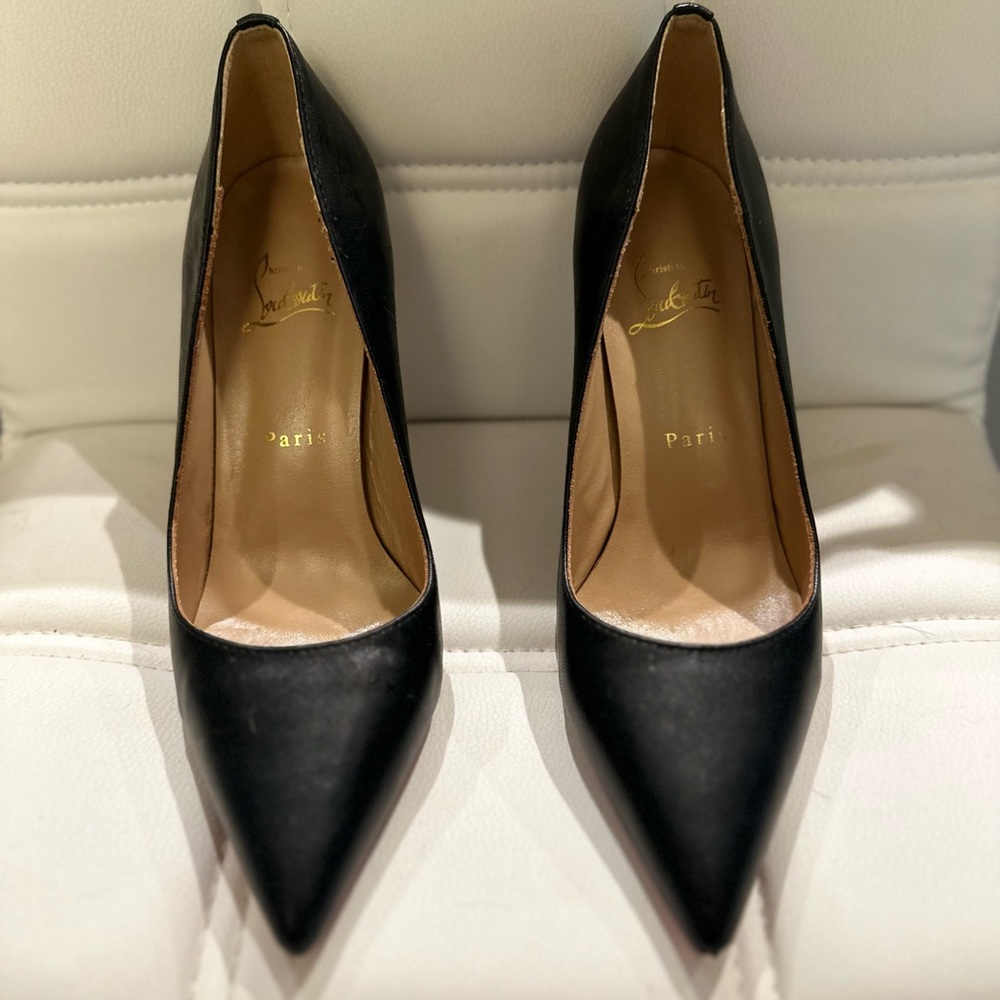 Christian Louboutin heels. (NO BOX)

So Kate style
100mm heel 
40 EU size